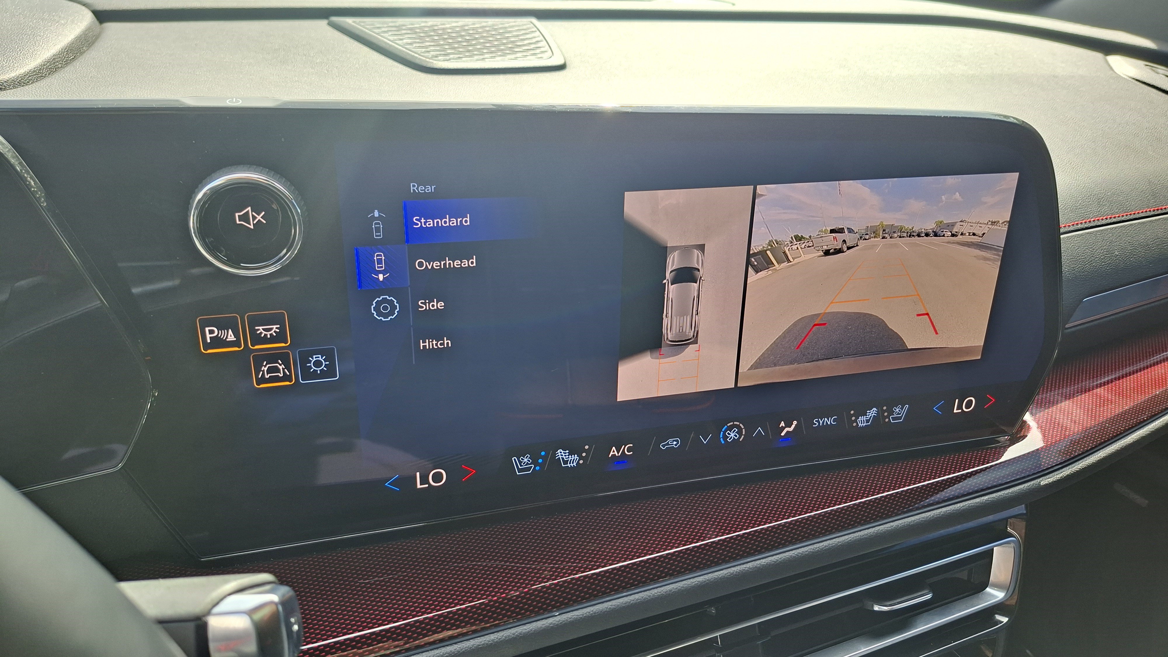 Used 2024 Chevrolet Traverse RS w/ LPO, Floor Liner Package FWD image 12