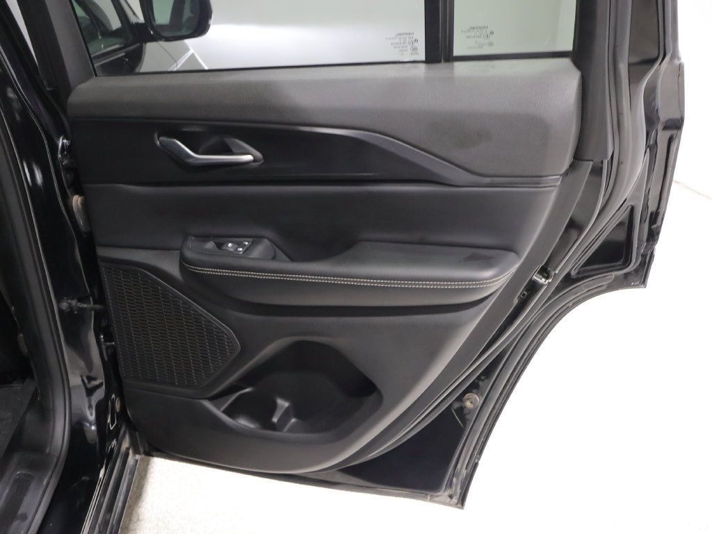 Certified 2023 Jeep Grand Cherokee Altitude AWD/4WD image 20