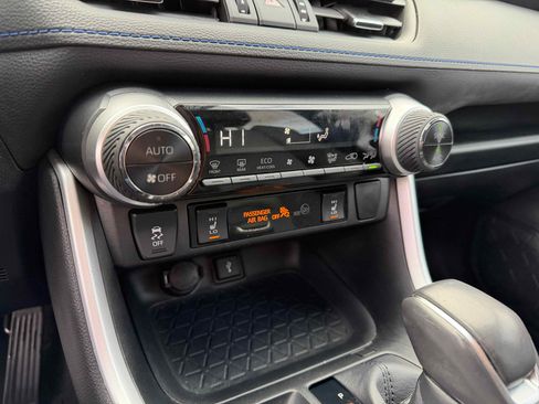 Used 2020 Toyota RAV4 XSE image 23