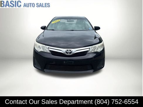 Used 2013 Toyota Camry LE image 3