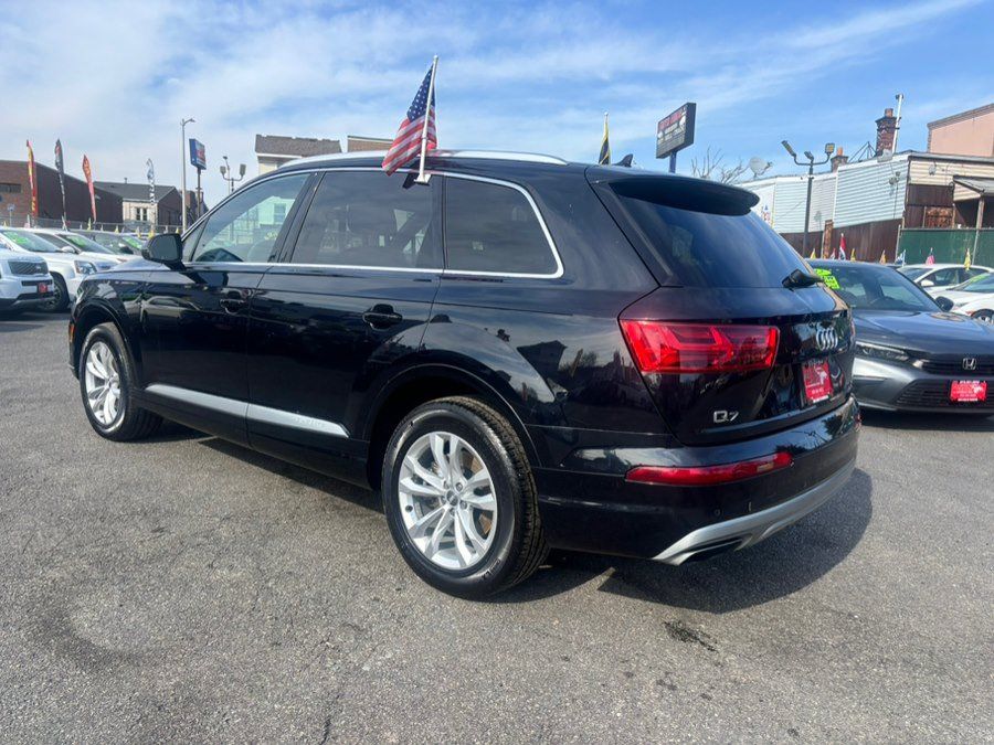 Used 2017 Audi Q7 3.0T Premium Plus AWD/4WD image 4