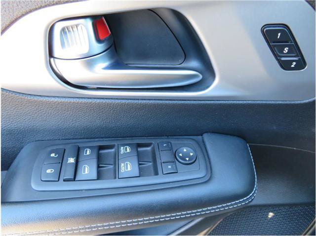 Used 2022 Chrysler Pacifica Touring-L w/ S Appearance Package FWD image 33