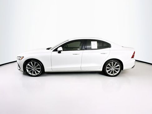 Used 2020 Volvo S60 T6 Momentum image 4