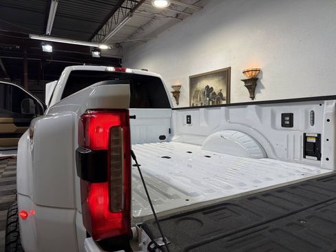 Used 2024 Ford F450 Lariat w/ Chrome Package AWD/4WD image 13