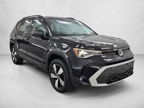 Used 2025 Volkswagen Taos S AWD/4WD image 3