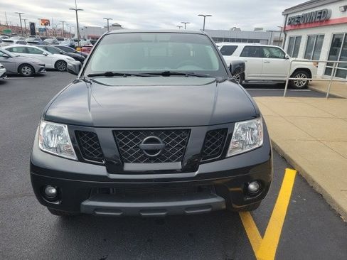 Used 2020 Nissan Frontier SV w/ Midnight Edition Floor Mats image 3