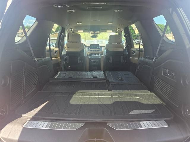 Used 2023 Chevrolet Tahoe Premier AWD/4WD image 15