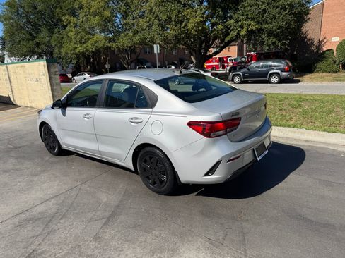 Used 2022 Kia Rio S image 9
