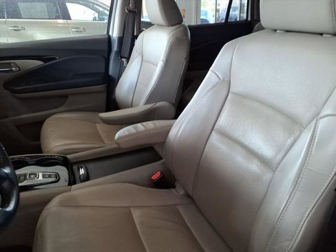 Certified 2020 Honda Pilot Elite image 10