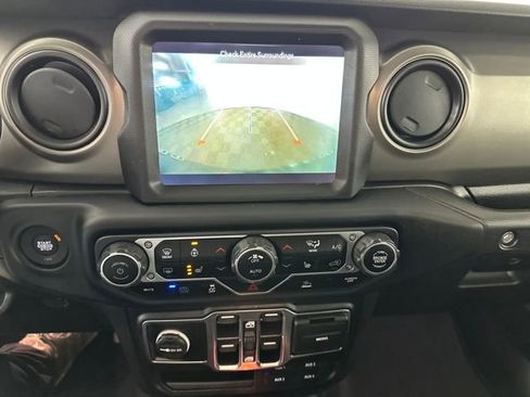 Used 2023 Jeep Wrangler Unlimited w/ Cold Weather Group image 22