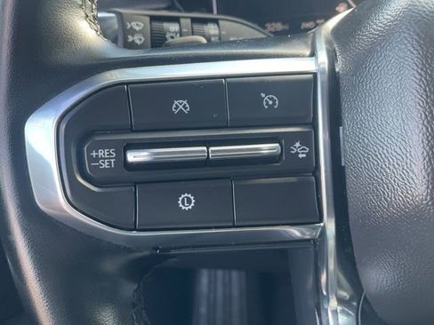 Used 2024 GMC Acadia Elevation image 10