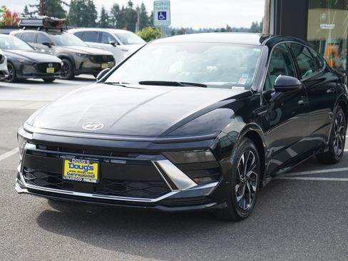 Used 2025 Hyundai Sonata SEL FWD image 10