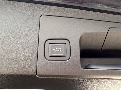 Used 2025 Cadillac XT5 Luxury w/ LPO, Floor Liner Package FWD image 28