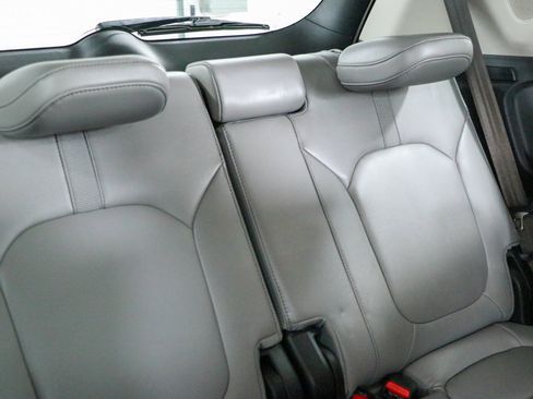 Used 2025 Honda Pilot Touring image 30