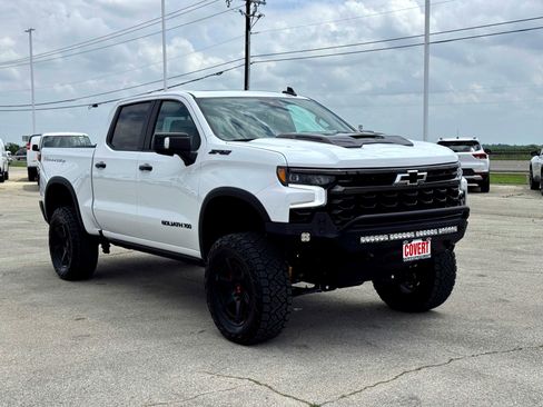 New 2026 Chevrolet Silverado 1500 ZR2 w/ Dark Appearance Package AWD/4WD image 11