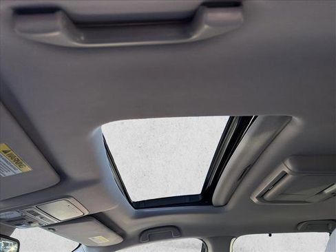 Used 2018 Honda Pilot Touring image 22