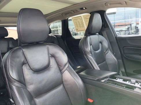 Used 2021 Volvo XC60 T6 Inscription w/ Advanced Package AWD/4WD image 18
