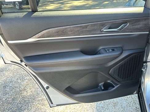 New 2025 Jeep Grand Cherokee L Limited w/ Black Appearance Package image 42