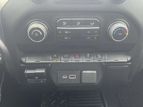 Used 2019 Chevrolet Silverado 1500 LT Trail Boss w/ Bed Protection Package AWD/4WD image 26