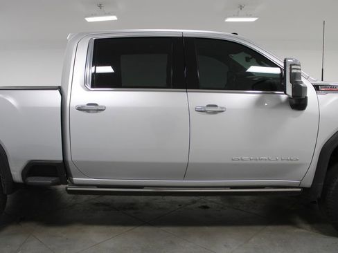 Used 2021 GMC Sierra 2500 Denali w/ Denali Ultimate Package AWD/4WD image 11