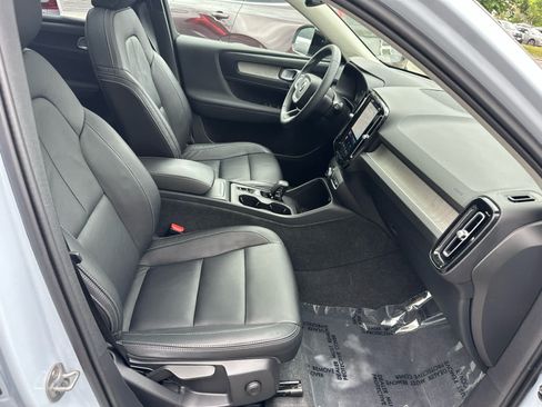 Used 2024 Volvo XC40 B5 Core w/ Protection Package Premier AWD/4WD image 41