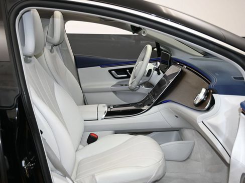 Used 2024 Mercedes-Benz EQE 350+ 4MATIC Sedan image 37