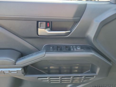 Used 2025 Toyota Tacoma TRD Sport AWD/4WD image 17