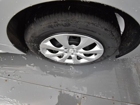 Used 2025 Toyota Corolla LE image 9