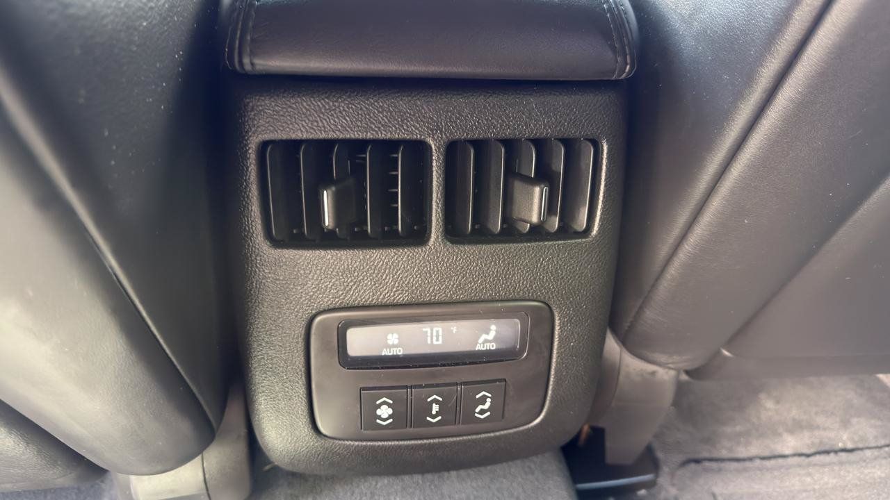Used 2007 Cadillac DTS Performance FWD image 33