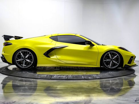 Used 2021 Chevrolet Corvette Stingray Premium Cpe w/ Z51 Performance Package RWD image 24