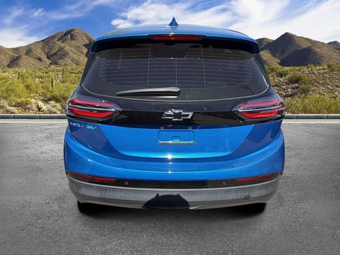 Used 2022 Chevrolet Bolt LT FWD image 4