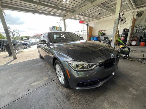 Used 2018 BMW 330i Sedan RWD image 3