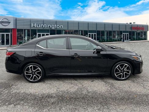 Certified 2025 Nissan Sentra SR image 5