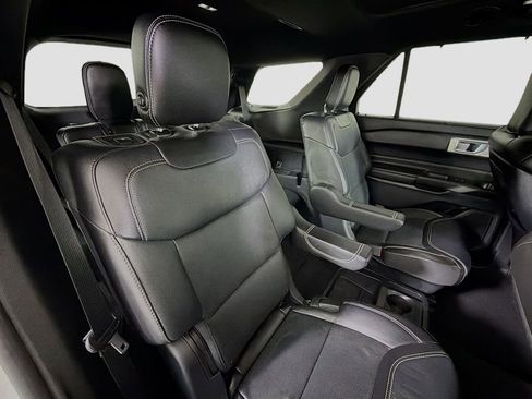 Used 2020 Ford Explorer ST w/ ST Street Pack image 31