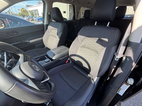 Used 2025 Nissan Pathfinder SV AWD/4WD image 39