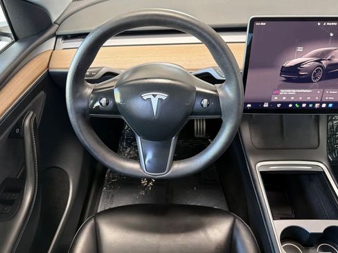 Used 2023 Tesla Model Y Performance AWD/4WD image 15