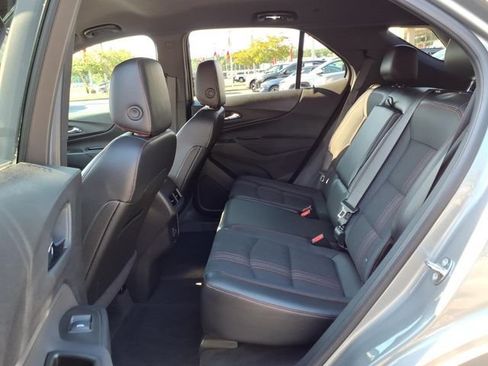 Used 2023 Chevrolet Equinox RS FWD image 5