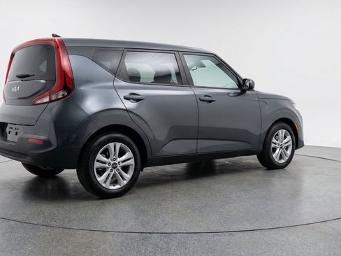 Used 2025 Kia Soul LX w/ LX Technology Package FWD image 9