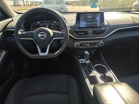 Used 2023 Nissan Altima 2.5 SV image 8