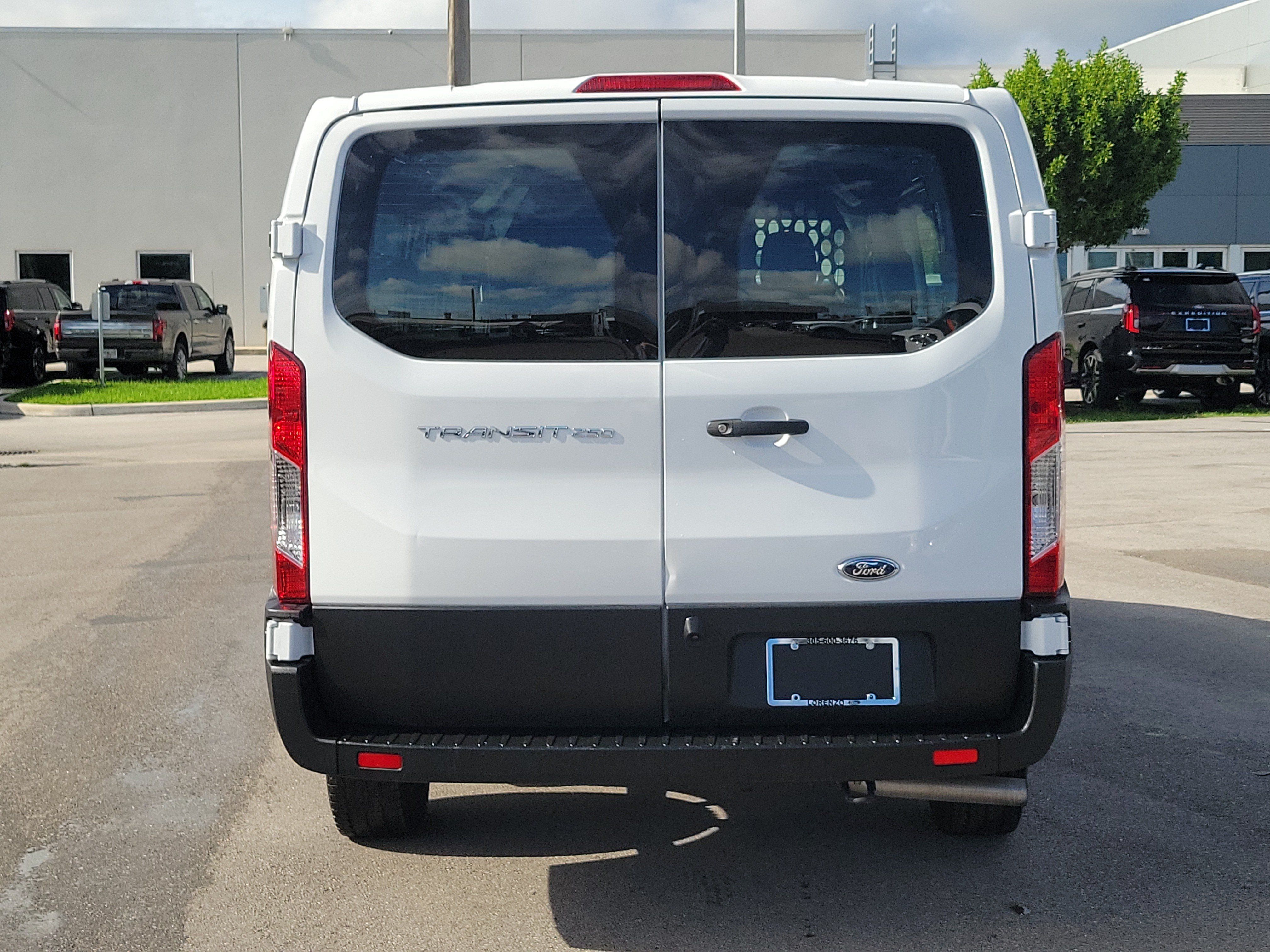 Used 2025 Ford Transit 250 Low Roof w/ Exterior Upgrade Package RWD image 6