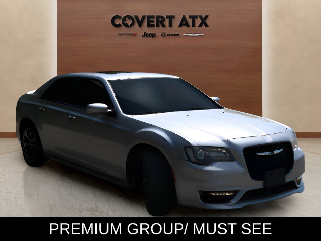 Used 2018 Chrysler 300 S w/ 300S Premium Group RWD image 7