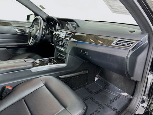 Used 2014 Mercedes-Benz E 350 4MATIC Sedan image 32