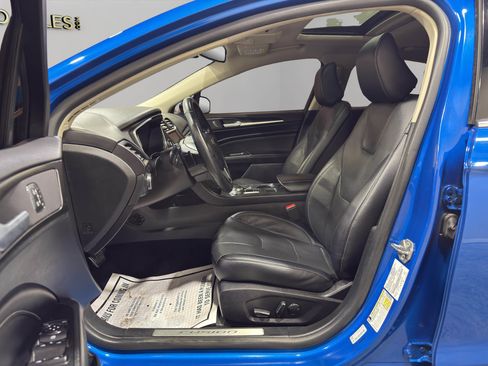 Used 2020 Ford Fusion Titanium image 9