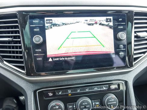 Used 2022 Volkswagen Atlas Cross Sport SE FWD image 19