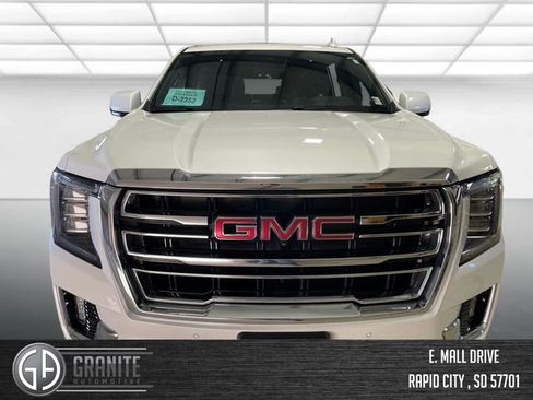 Used 2023 GMC Yukon SLT w/ SLT Luxury Package AWD/4WD image 9