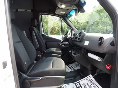 Used 2023 Mercedes-Benz Sprinter 3500 image 32
