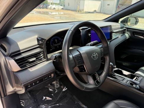 Used 2025 Toyota Camry SE w/ Multimedia Upgrade Package FWD image 8