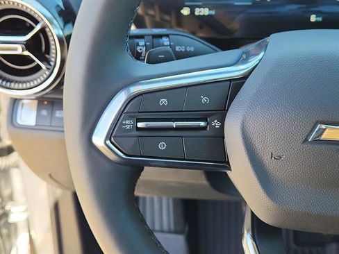 Used 2026 Chevrolet Equinox LT w/ Convenience Package II image 11