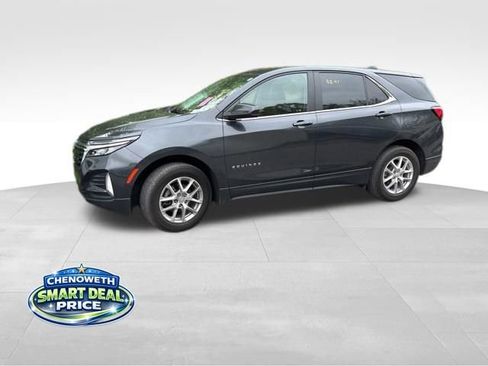 Used 2023 Chevrolet Equinox LT AWD/4WD image 2