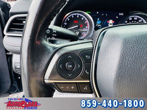 Used 2020 Toyota Camry XLE w/ Navigation Package image 25